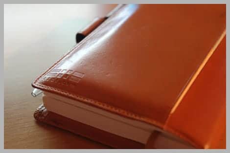 茶色の革のほぼ日手帳