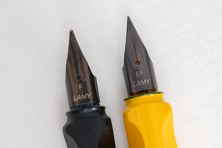 LAMY Safariのイエローとオールブラック